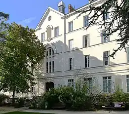 Ancien orphelinat des sœurs de Saint-Vincent-de-Paul.