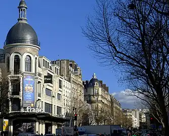 Les Magasins réunis Étoile à l'angle de l'avenue des Ternes et de l'avenue Niel, à Paris.