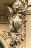 Chimère droite de la porte d'entrée.