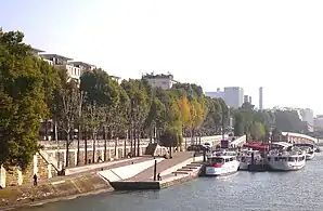 Quai et port Henri-IV.