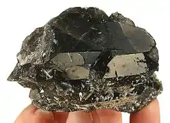 Palermoite sur Quartz, États-Unis, 7,2 x 5,2 x 4,7 cm.