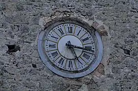 L'horloge de la tour Saint-Pierre.