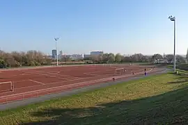 Piste d'athlétisme et terrain de football