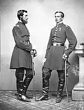 De gauche à droite : le comte de Paris et le duc de Chartres.