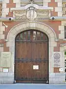 Portes d'entrée de « La catho » au no 21 de la rue d'Assas.