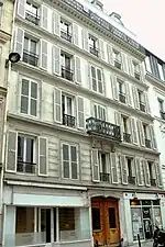 No&nbsp;3 bis : immeuble classé monument historique.