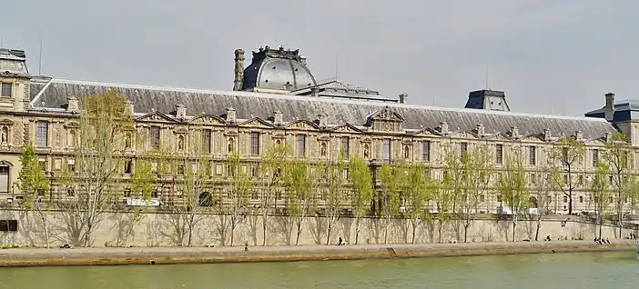 Partie Est de la Galerie du bord de l'eau (1595-1610), réalisée par Louis Métezeau, Palais du Louvre, Paris.