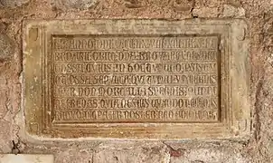 Épitaphe (1268) pour Dame Bérangère de Saragosse