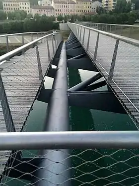 Vue de la passerelle de la Paix.