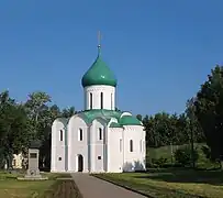 Église de la Transfiguration de Pereslavl-Zalesski, façades recouvertes de zakomars.