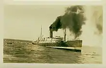 Photographie du Tahiti en train de couler.