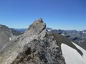 Vue du pic Maou depuis l'arête du pic Badet.