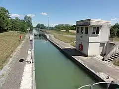 Canal latéral à l'Aisne, écluse no&nbsp;1.