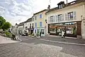 Place de l'église - les commerces.