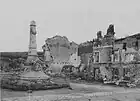 Monument à la guerre de 1870 et destructions de la Première Guerre mondiale.