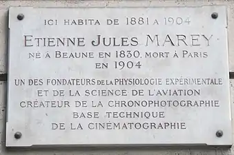 Plaque au no&nbsp;11.