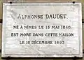 Rue de l'Université : Alphonse Daudet mourut au no 41 le 16 décembre 1897.
