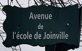 Voir la plaque.
