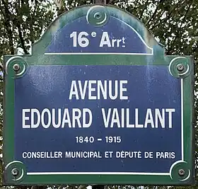 Voir la plaque.