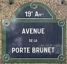 Voir la plaque.