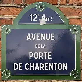 Voir la plaque.