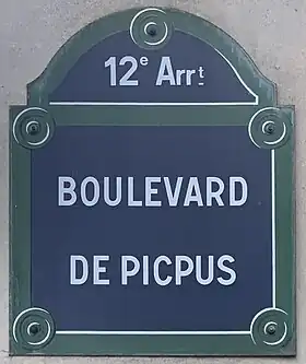 Voir la plaque.