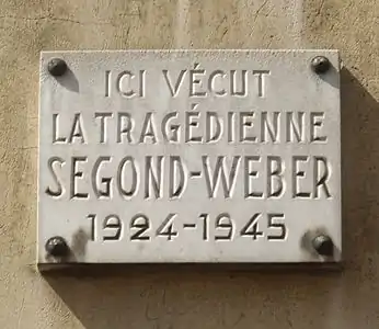 Plaque apposée au no&nbsp;83 de la rue de la Pompe, Paris 16e