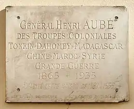 Plaque au no&nbsp;7 bis.