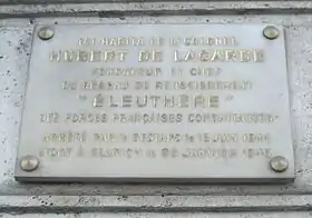 No 7 : plaque commémorative pour Hubert de Lagarde.