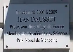 Plaque au no&nbsp;44.