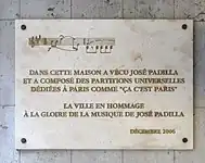 Plaque au no 10.