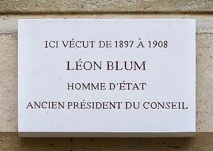 Plaque au no&nbsp;38 en hommage à Léon Blum.