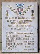 Plaque au croisement avec la rue Bonaparte.