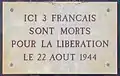 Plaque aux nos&nbsp;69-71 rendant hommage à trois Français morts pour la libération de Paris, le 22 août 1944.