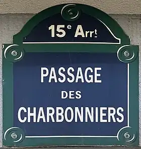 Voir la plaque.