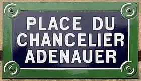 Voir la plaque.