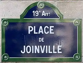 Voir la plaque.