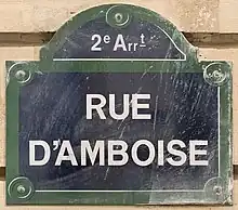 Voir la plaque.