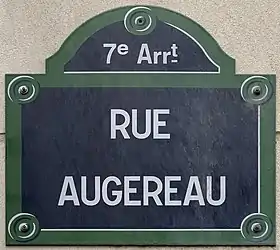 Voir la plaque.