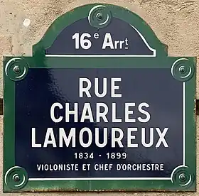 Voir la plaque.