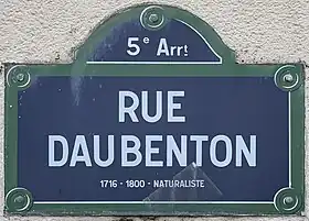 Voir la plaque.