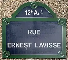 Voir la plaque.