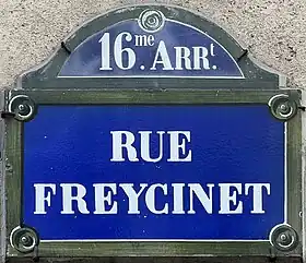 Voir la plaque.
