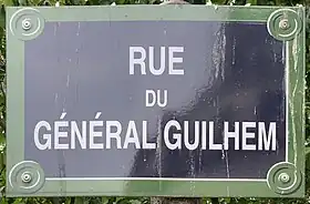 Voir la plaque.