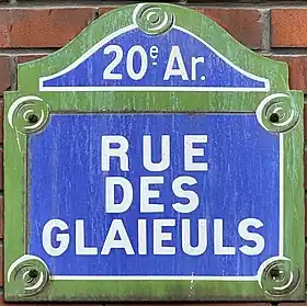 Voir la plaque.