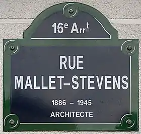Voir la plaque.
