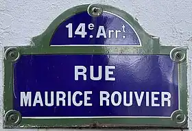Voir la plaque.