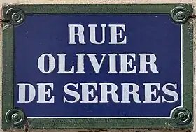 Voir la plaque.