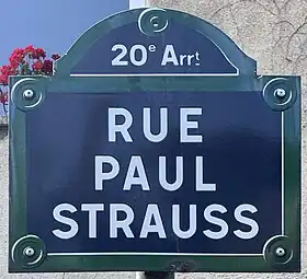 Voir la plaque.
