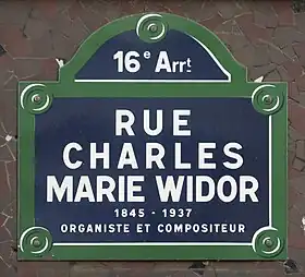 Voir la plaque.